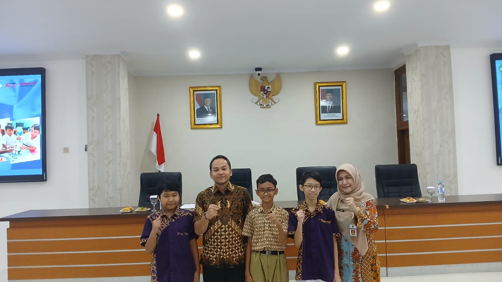 Pelepasan oleh Walikota Surakarta untuk Jalu dan Yovaan 1